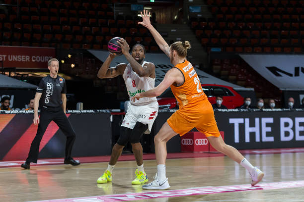 德甲战局再 德甲战局再